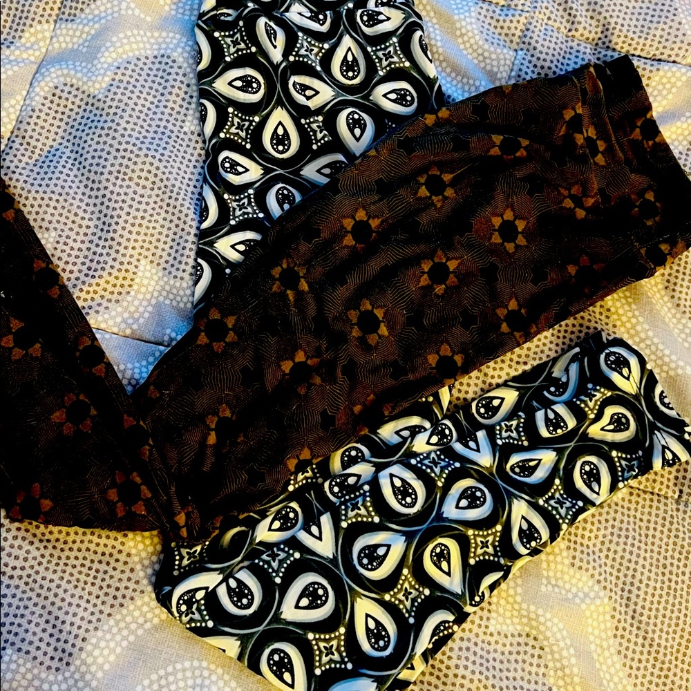 2 pair of LuLaRoe Leggings purchase together as a pair